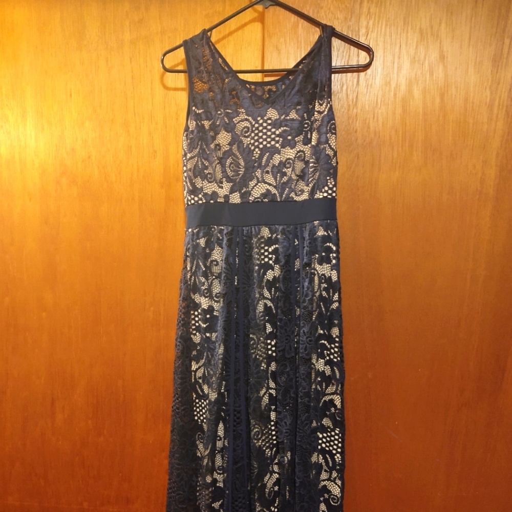 Elegant lace dress